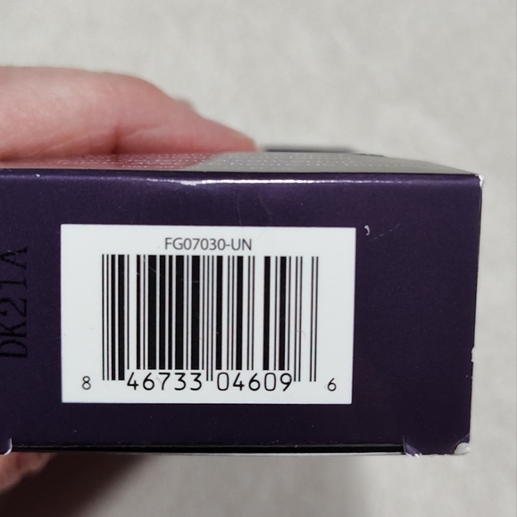 Tarte Amazonian Clay 16 HR. Coverage Foundation 42N Tan Neutral 1.7 oz. NIB - Picture 3 of 4